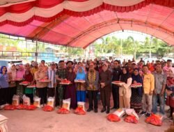 Dinsos Konsel Salurkan 1.434 Bantuan Sembako Bagi Masyarakat Miskin Ekstrim