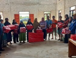 Dinsos Konsel Salurkan Bantuan Korban Angin Puting Beliung di Desa Wuura