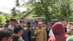Jalan Rusak Parah, Wabup Konsel Turunkan Alat Berat Setelah Aksi Blokir Warga