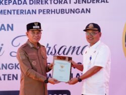Pemkab Konawe Selatan Serahkan Sertifikat Lahan UPPKB Moramo