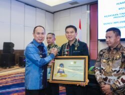 Sinergi Kejati Sultra – BPJS Ketenagakerjaan MOU, Bupati Konsel Bawa Pulang Award